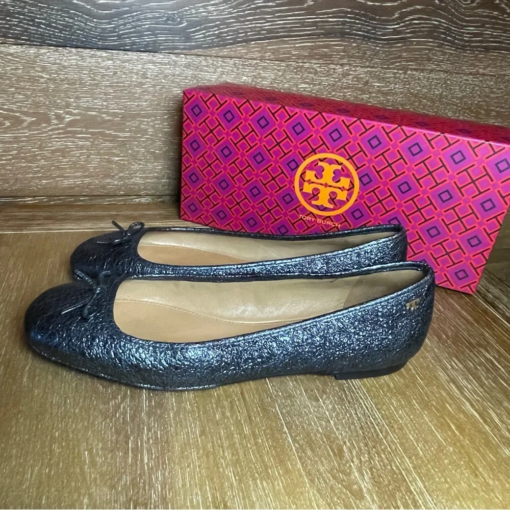 Tory Burch Laila 2 Driver Ballet Flat Navy Crinkle Metallic Size 9
